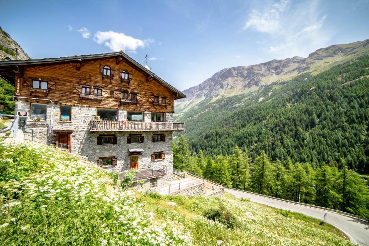 Hotel & Restaurant Perret - Mountain People Valgrisenche Exterior foto